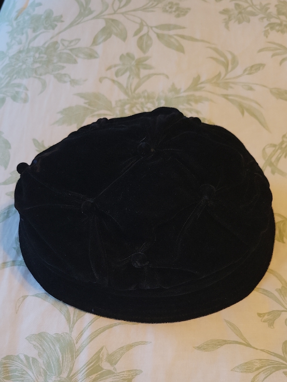 1920's 1930's Black Velvet Knotted Hat